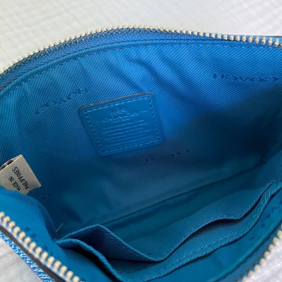 Coach Zip Wristlet - Picture 4 of 7